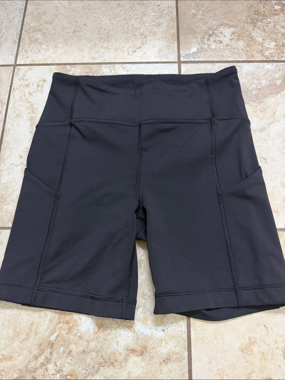 Lululemon Fast and Free shorts 6” black size 6
